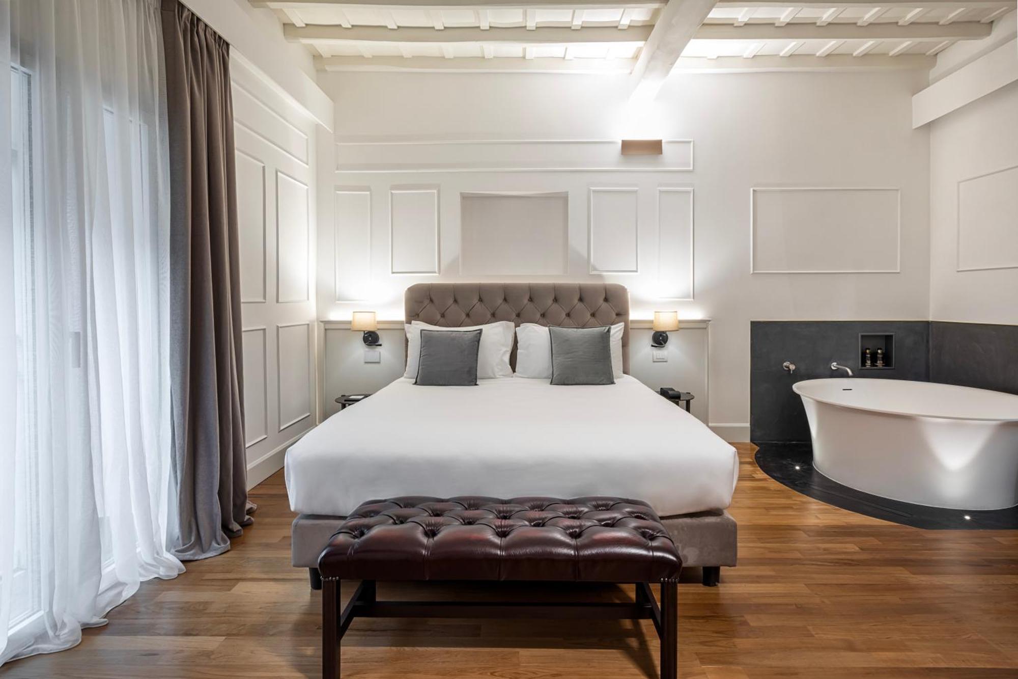 Palazzo Goldoni Condotti Collection 3*