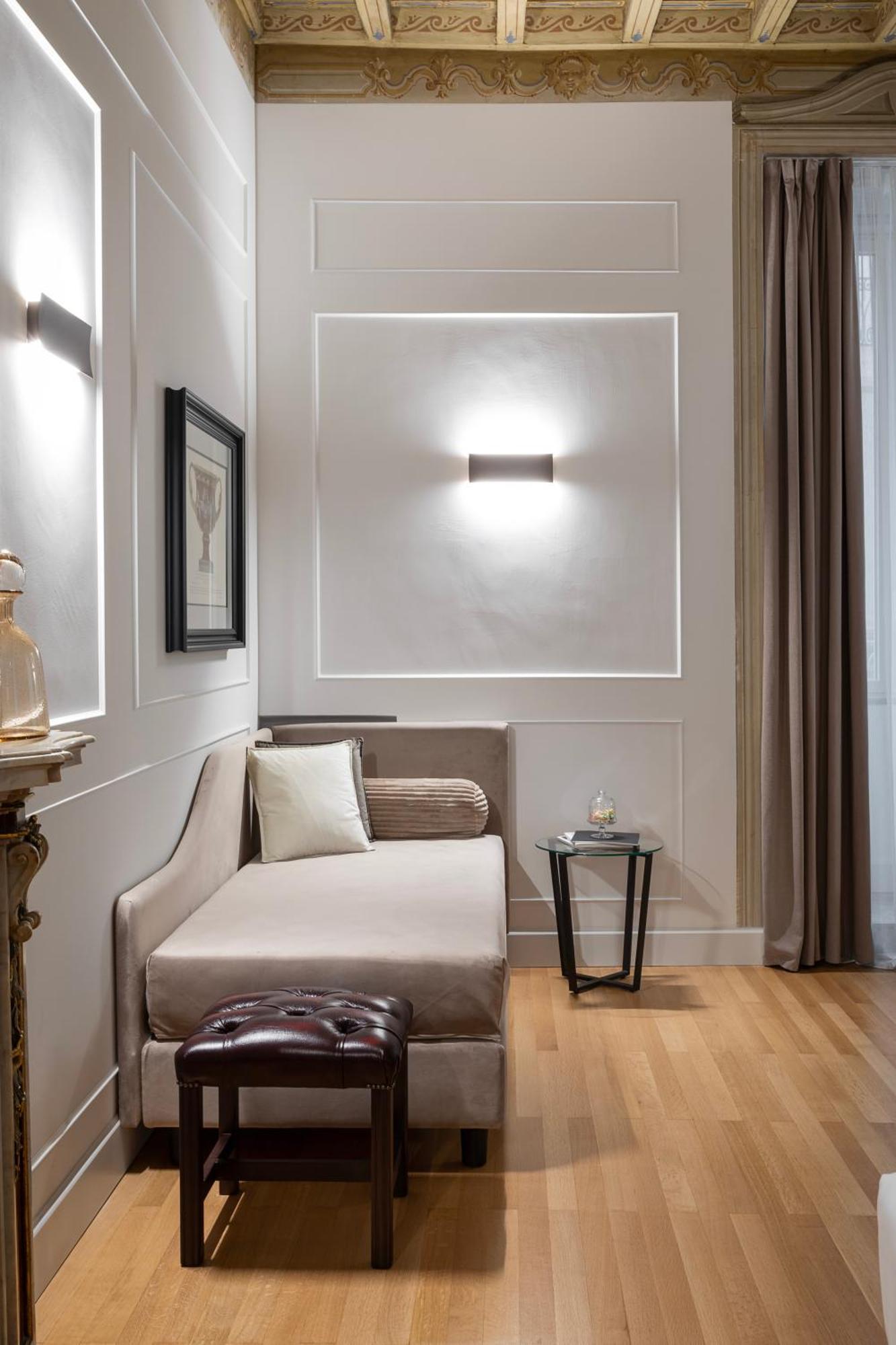Palazzo Goldoni Condotti Collection 3*